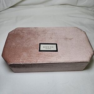 NIB Gucci Beauty Blush Velvet Jewelry Box